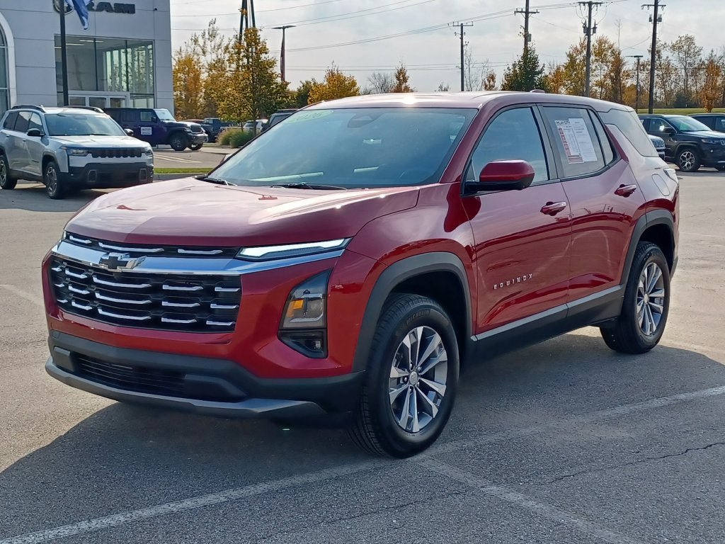 Used 2026 Chevrolet Equinox LT w/ Convenience Package II AWD/4WD image 2