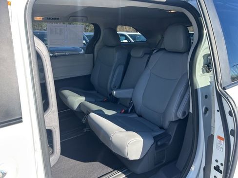 Used 2024 Toyota Sienna XLE image 14
