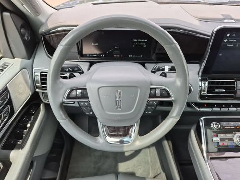 Used 2018 Lincoln Navigator L Reserve w/ Technology Package AWD/4WD image 24