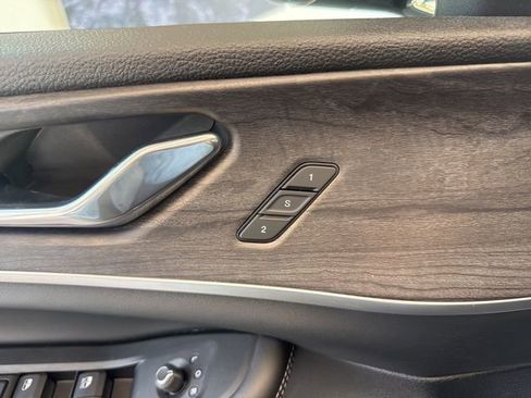 Used 2025 Jeep Grand Cherokee L Limited w/ Luxury Tech Group II image 26