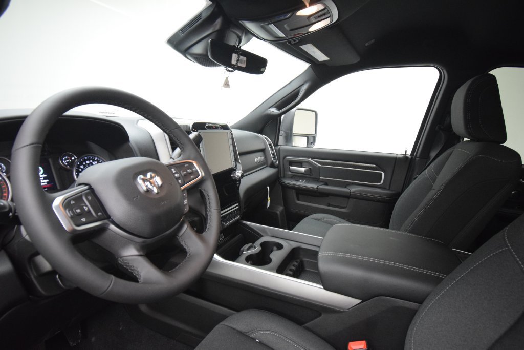 New 2027 RAM 3500 Big Horn AWD/4WD image 34