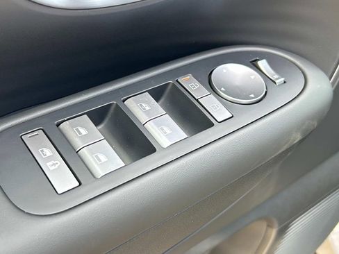 New 2026 Hyundai Ioniq 9 SE image 18