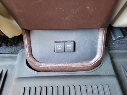 Used 2021 Toyota Highlander XLE image 10