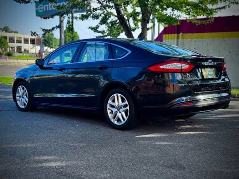 Used 2015 Ford Fusion SE w/ Equipment Group 202A FWD image 5