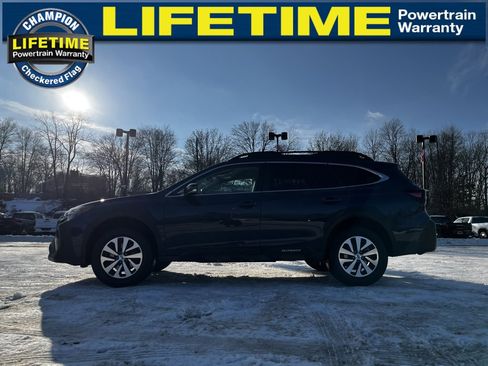Used 2024 Subaru Outback Premium image 18