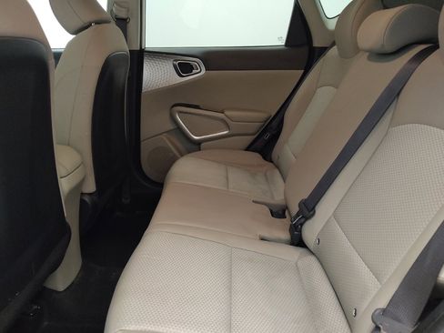 Used 2020 Kia Soul LX FWD image 19