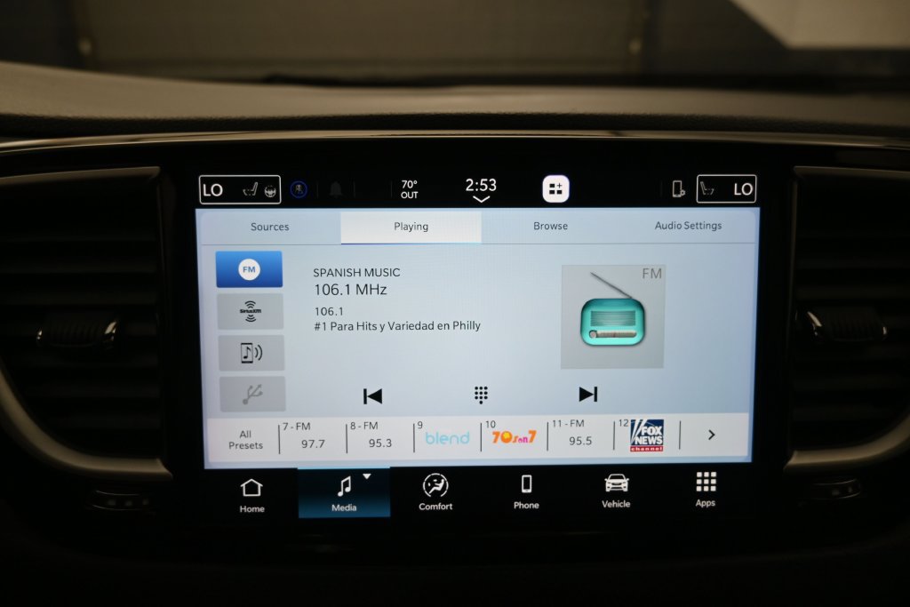 Used 2026 Chrysler Pacifica Select FWD image 13