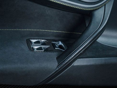 Used 2020 McLaren 720S Performance RWD image 37