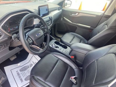 Used 2022 Ford Escape SEL image 16