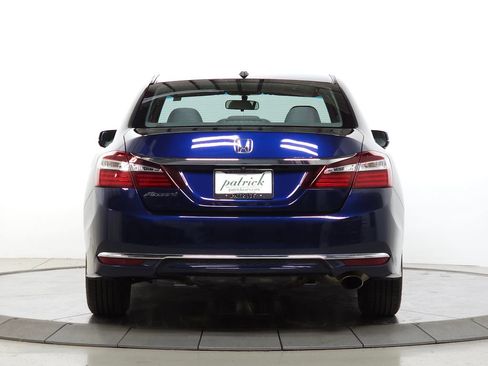 Used 2016 Honda Accord EX image 7