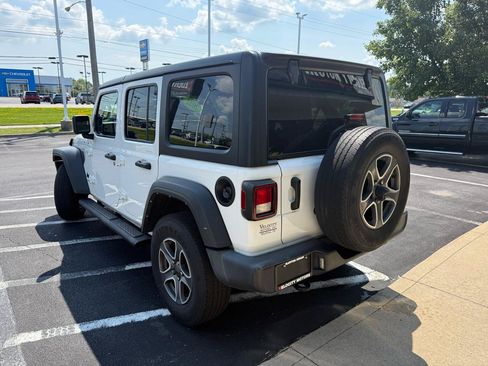 Used 2022 Jeep Wrangler Unlimited Sport AWD/4WD image 3