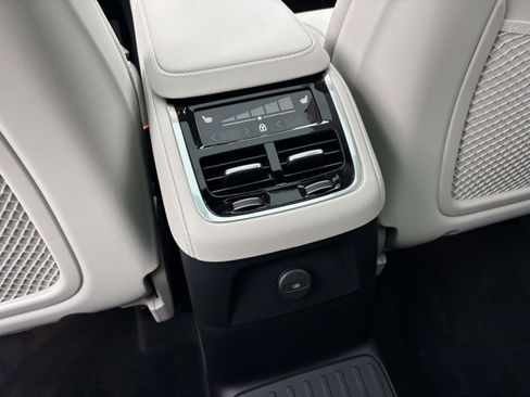 New 2026 Volvo XC90 T8 Ultra w/ Protection Package Premier AWD/4WD image 32