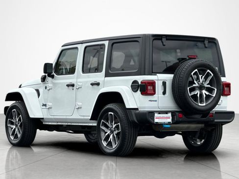 Used 2024 Jeep Wrangler Unlimited w/ Convenience Group AWD/4WD image 3