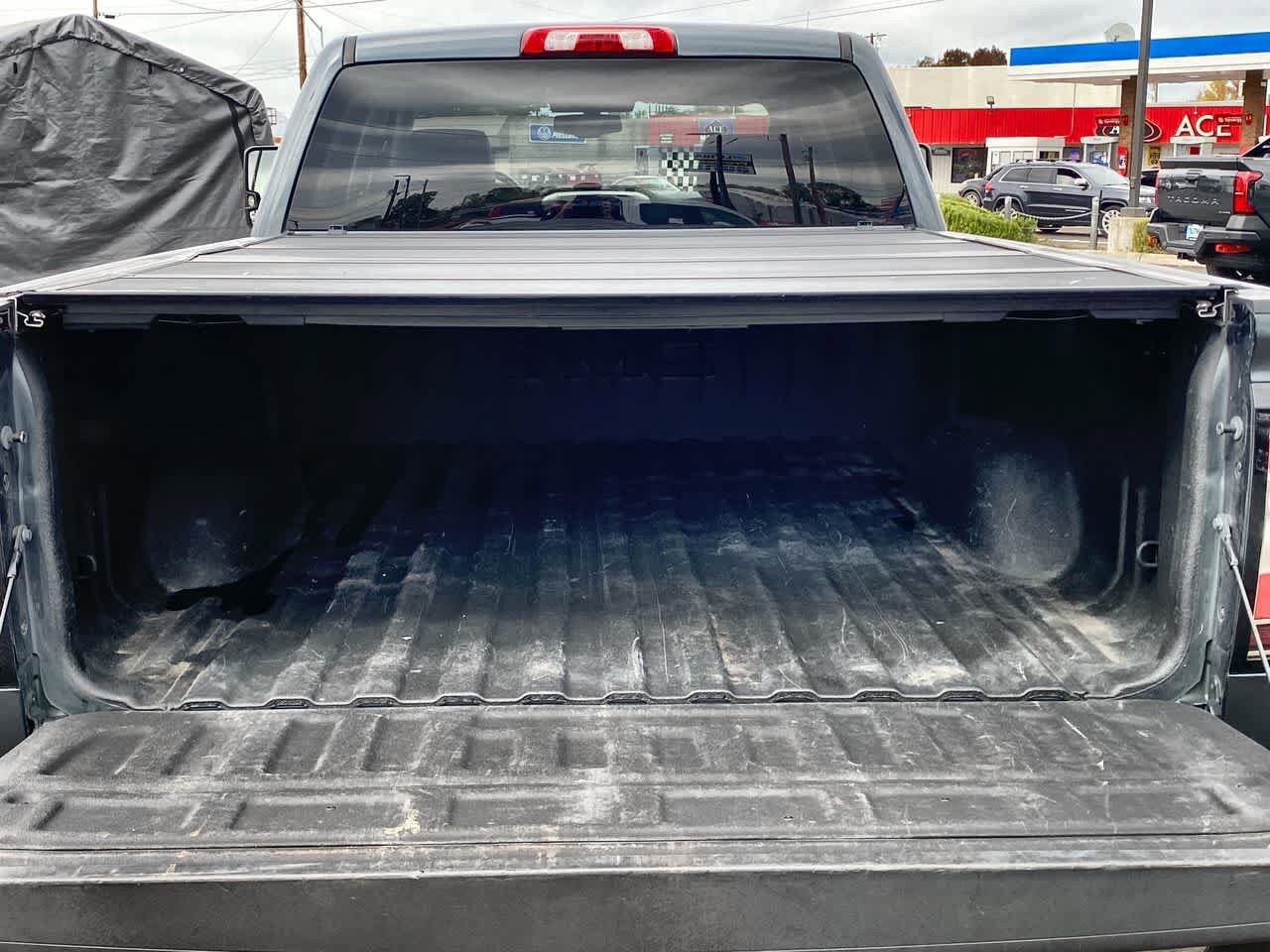 Used 2018 GMC Sierra 1500 SLT w/ SLT Premium Package AWD/4WD image 23