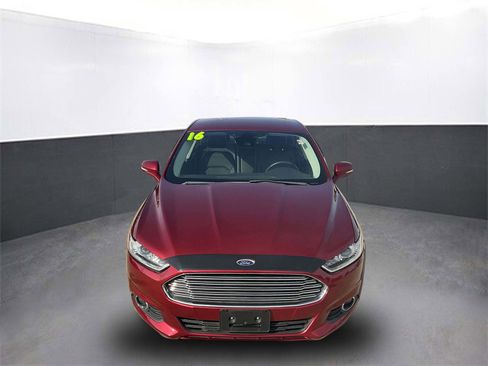 Used 2016 Ford Fusion SE w/ Equipment Group 502A image 9