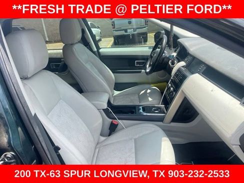 Used 2017 Land Rover Discovery Sport SE AWD/4WD image 18