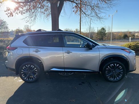 New 2026 Nissan Rogue Platinum w/ Platinum Premium Package image 8