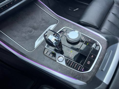 Used 2022 BMW X7 xDrive40i w/ Executive Package image 12