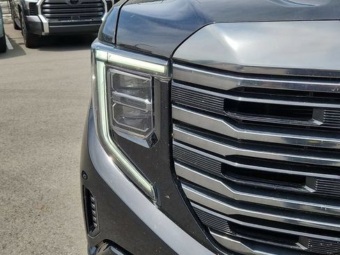 Used 2024 GMC Sierra 1500 AT4 w/ AT4 Premium Package AWD/4WD image 9