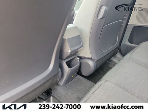 New 2027 Kia Seltos S FWD image 12