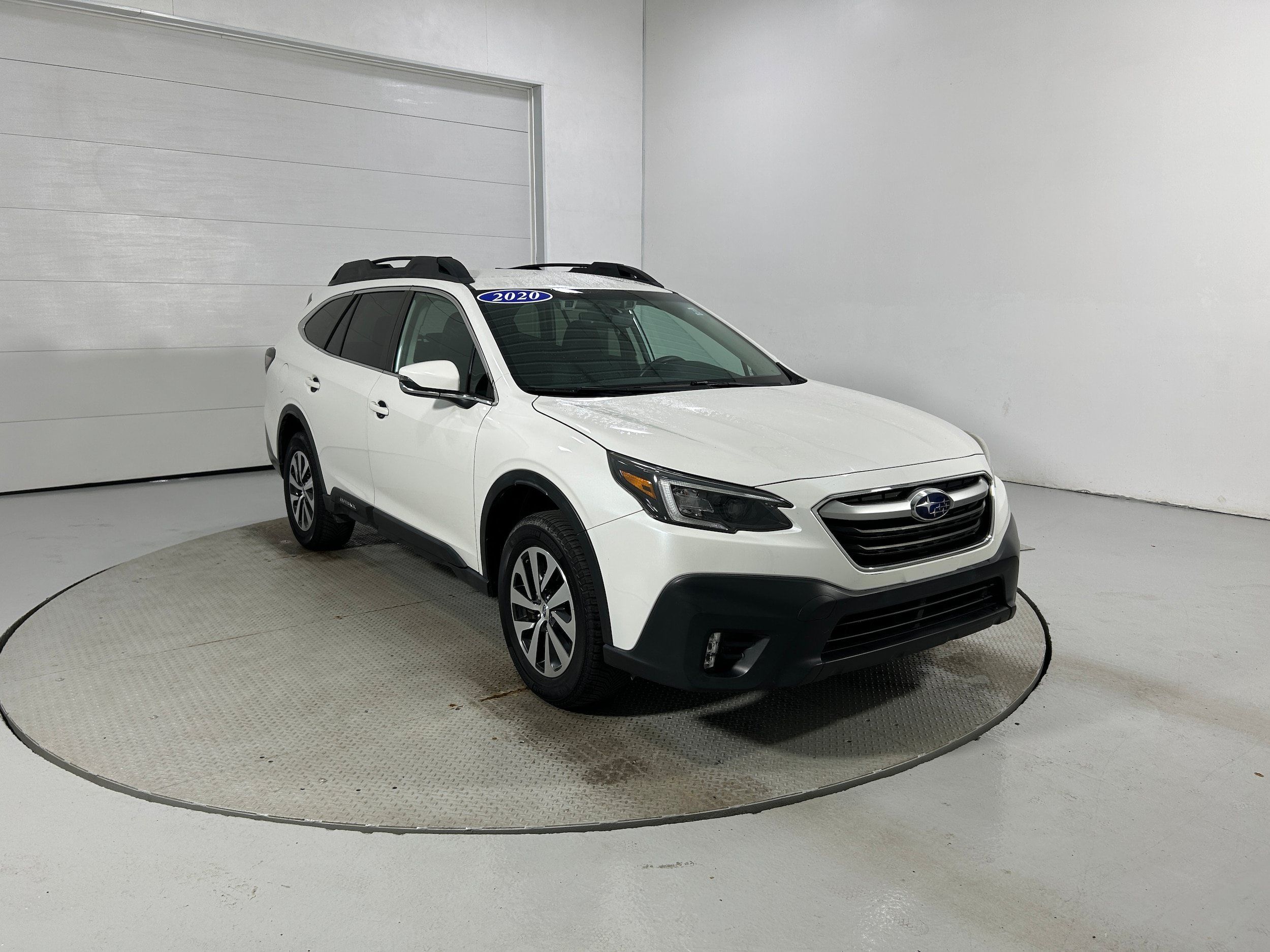 Used 2020 Subaru Outback Premium AWD/4WD image 2