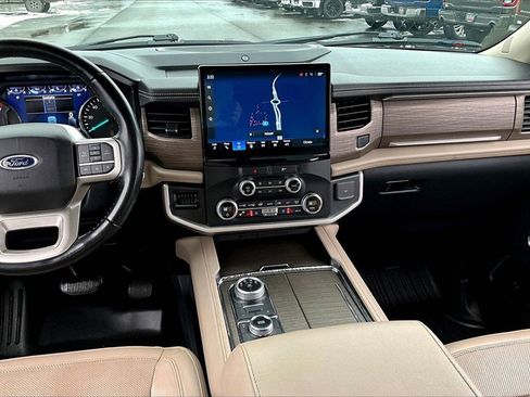Used 2022 Ford Expedition Limited image 6