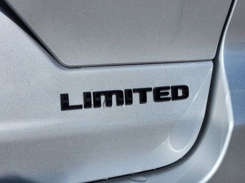 New 2025 Jeep Grand Cherokee Limited w/ Black Appearance Package image 8