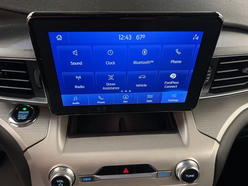 Certified 2021 Ford Explorer XLT w/ Equipment Group 202A image 9