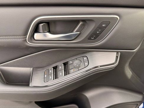 New 2026 Nissan Rogue Platinum w/ Platinum Premium Package image 11