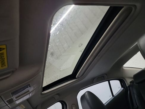 Used 2018 MAZDA MAZDA3 Grand Touring image 24