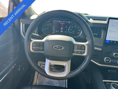 Used 2024 Ford Expedition XLT image 12