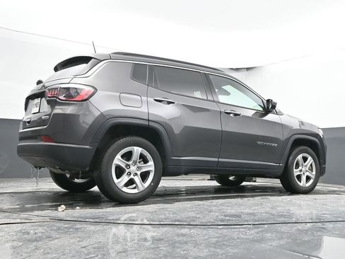 Used 2024 Jeep Compass Latitude image 49