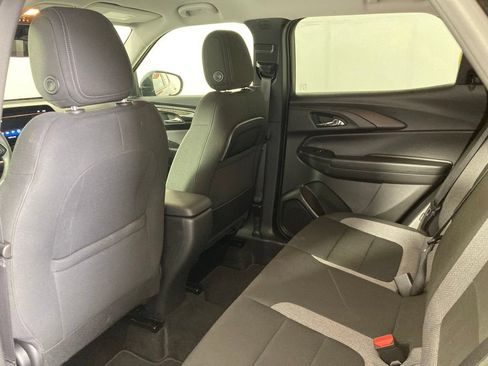 Used 2025 Chevrolet TrailBlazer LT AWD/4WD image 15