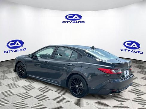 Used 2025 Toyota Camry SE FWD image 5
