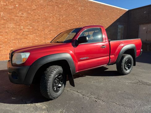 Used 2006 Toyota Tacoma 4x4 Regular Cab image 2