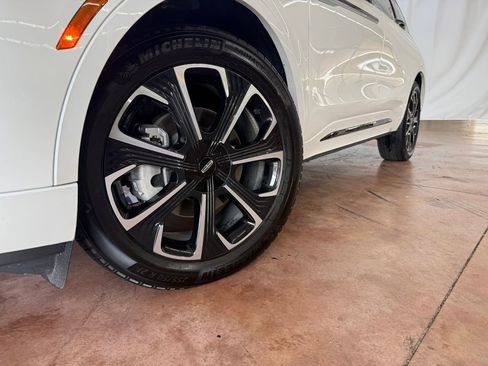 Used 2025 Lincoln Nautilus Reserve image 20