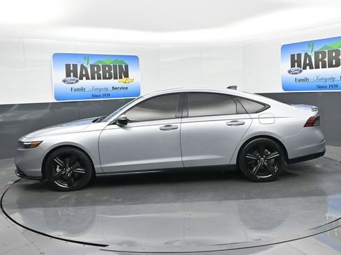 Used 2023 Honda Accord Sport image 2
