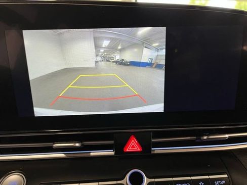 Used 2024 Hyundai Elantra SEL FWD image 28