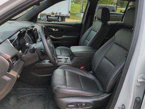 Used 2023 Chevrolet Traverse RS w/ LPO, Floor Liner Package AWD/4WD image 22