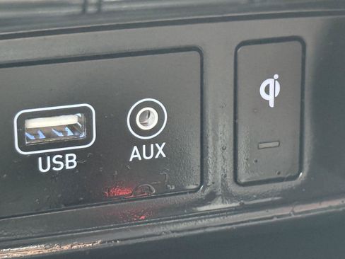 Used 2020 Hyundai Veloster Turbo FWD image 32