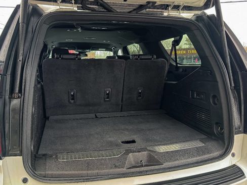 Used 2023 Chevrolet Suburban Premier image 20