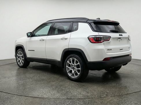 Used 2025 Jeep Compass Limited AWD/4WD image 6