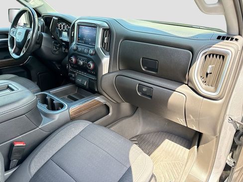 Used 2021 Chevrolet Silverado 1500 LT Trail Boss w/ LPO, Dark Essentials Package AWD/4WD image 32