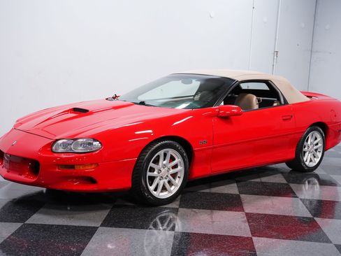 Used 2002 Chevrolet Camaro Z28 w/ SS Performance/Appearance Pkg RWD image 6