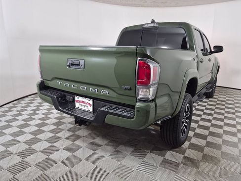 Used 2022 Toyota Tacoma TRD Sport w/ Technology Package RWD image 3