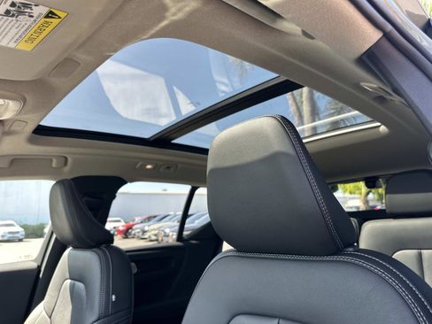 Certified 2025 Volvo XC40 B5 Ultra w/ Climate Package image 35