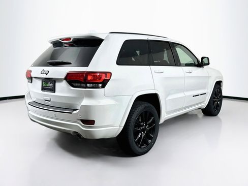 Used 2022 Jeep Grand Cherokee Laredo X RWD image 9