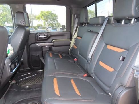 Used 2021 GMC Sierra 2500 AT4 w/ AT4 Premium Plus Package image 17