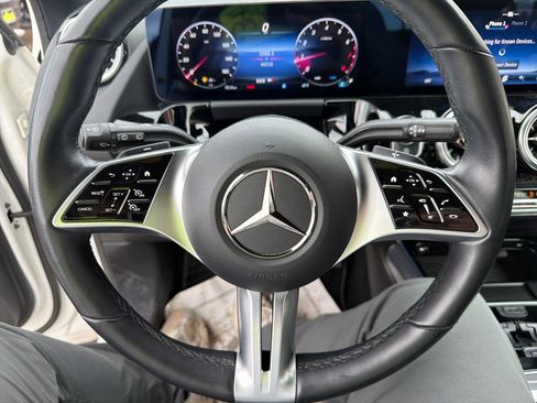Used 2025 Mercedes-Benz GLA 250 4MATIC image 10