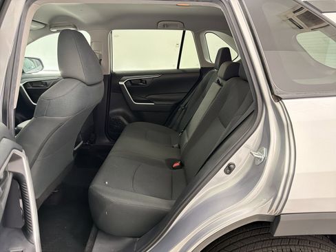 Used 2021 Toyota RAV4 LE FWD image 13